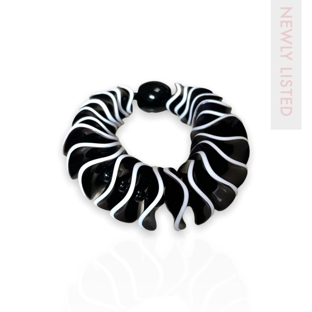 ✧ Retro chunky bangle